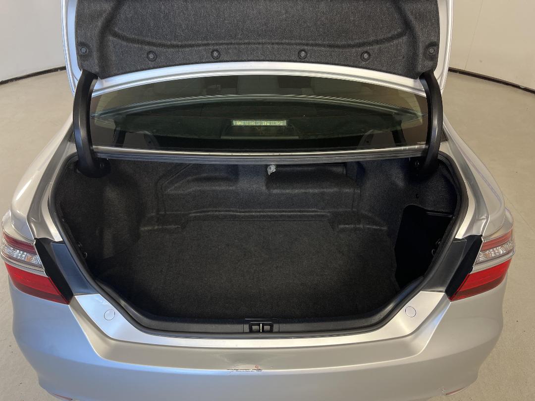 Photo '14' of Toyota Camry