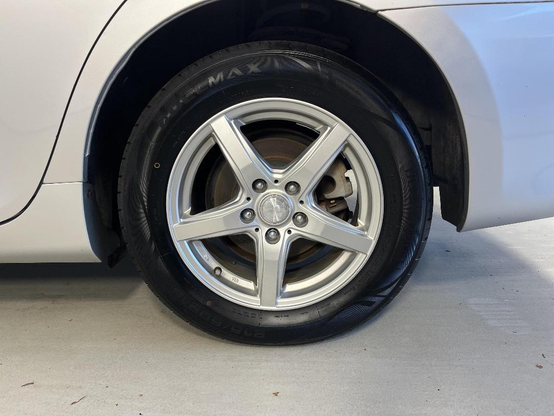 Photo '11' of Toyota Camry