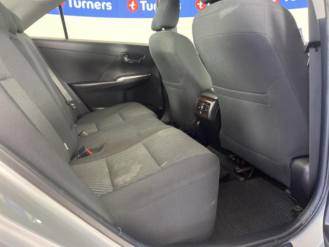 Photo '20' of Toyota Camry