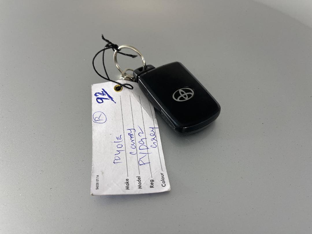 Photo '23' of Toyota Camry