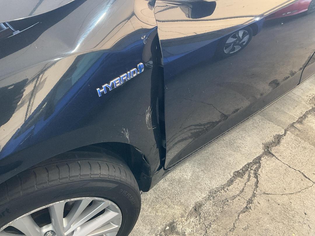 Photo '12' of Toyota Camry Hybrid