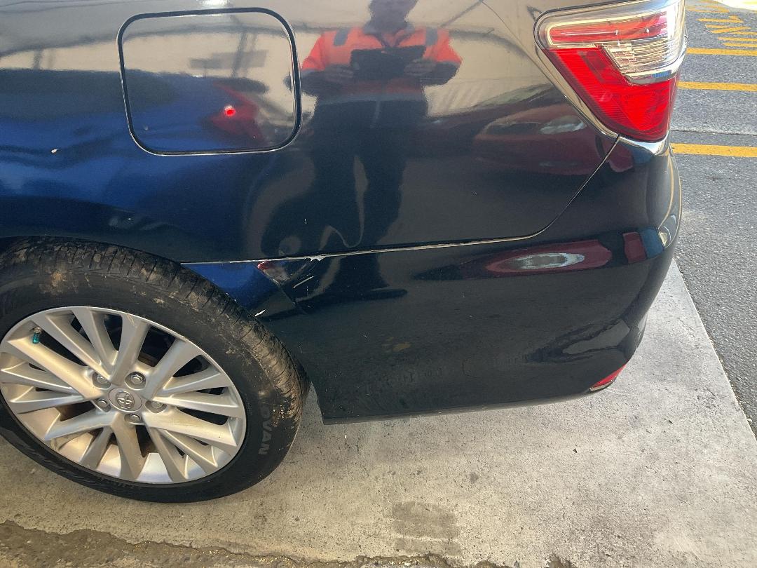 Photo '16' of Toyota Camry Hybrid