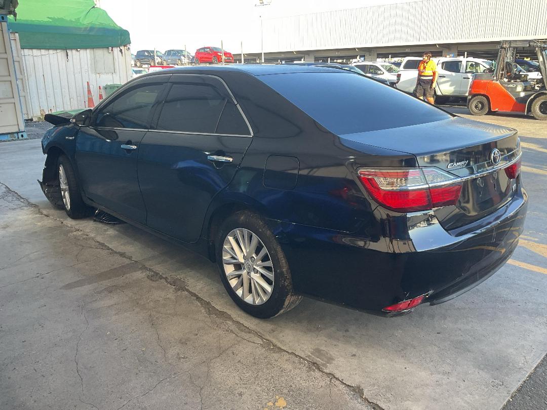Photo '17' of Toyota Camry Hybrid