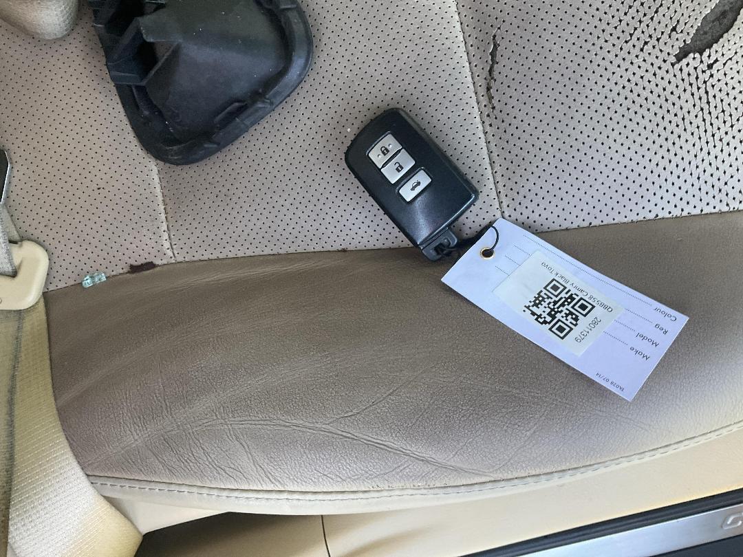 Photo '29' of Toyota Camry Hybrid