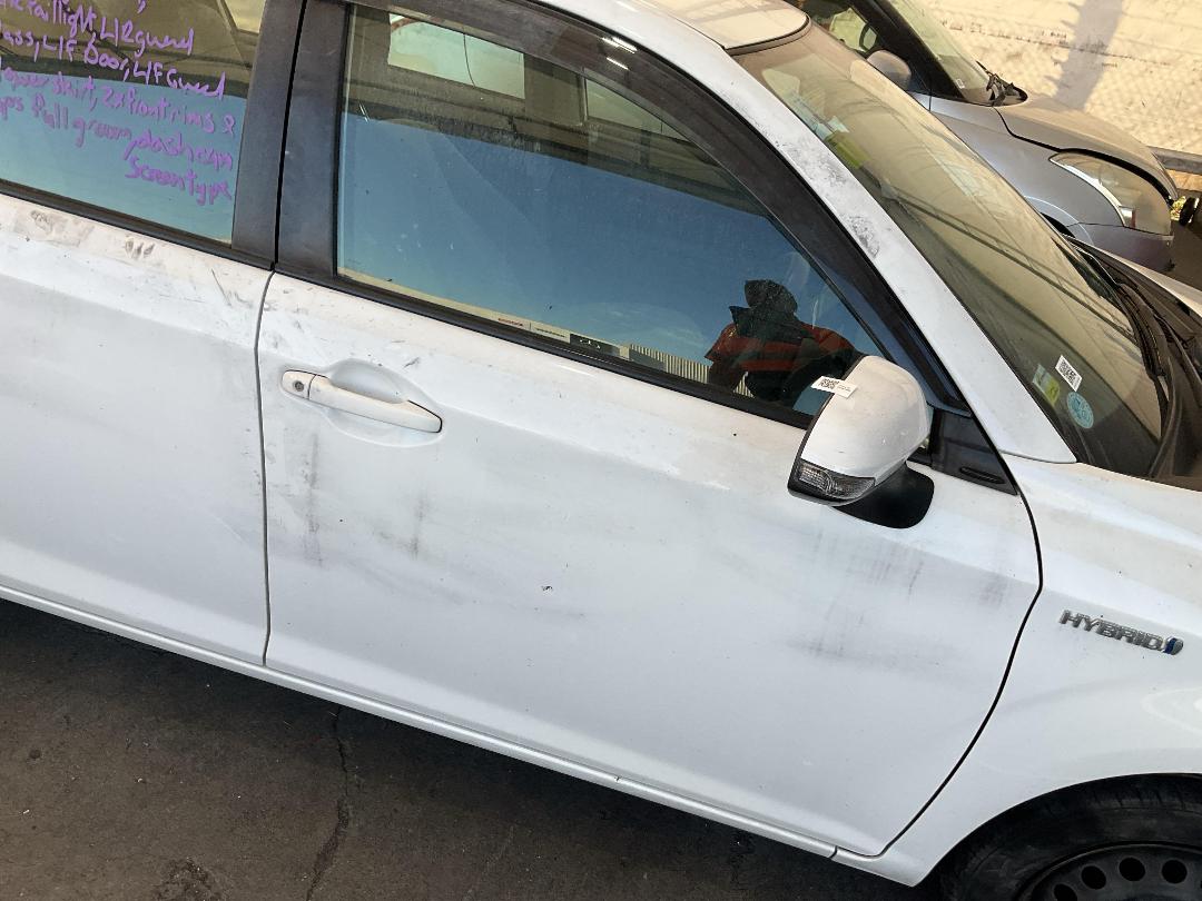 Photo '3' of Toyota Corolla Axio Hybrid