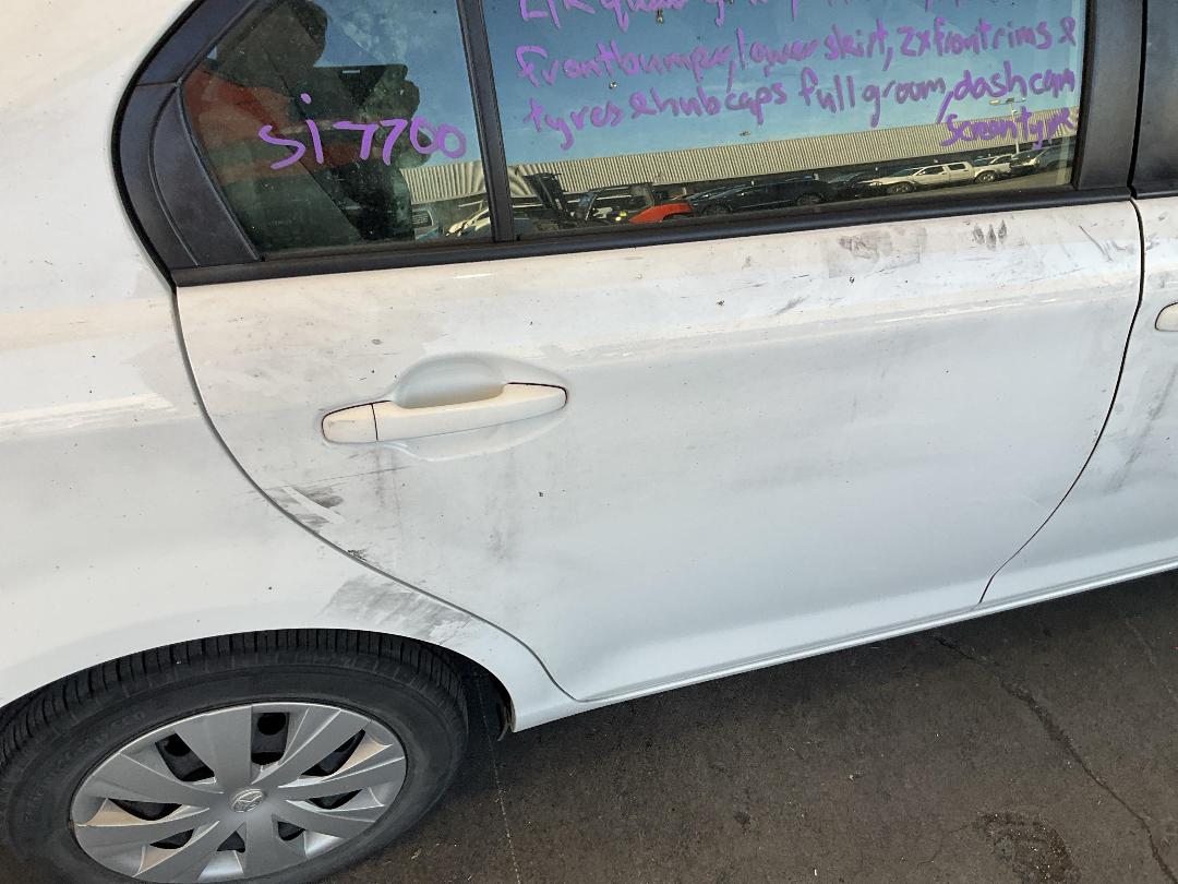 Photo '15' of Toyota Corolla Axio Hybrid