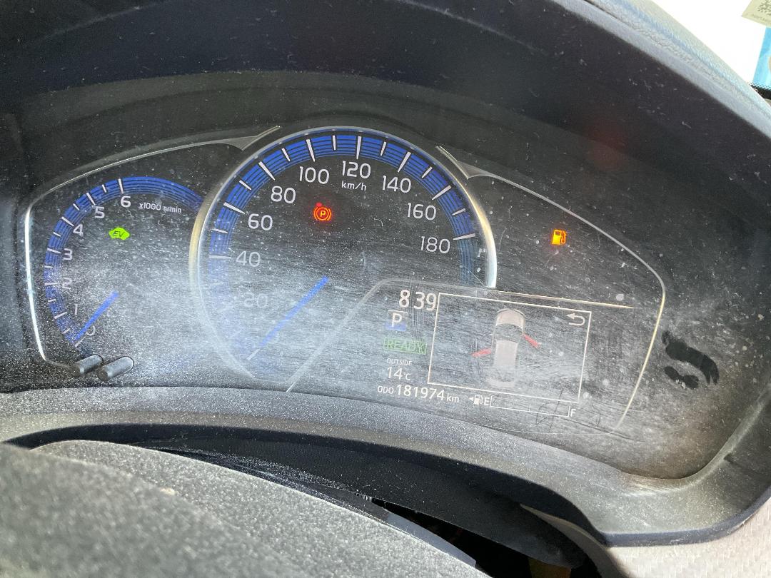 Photo '18' of Toyota Corolla Axio Hybrid