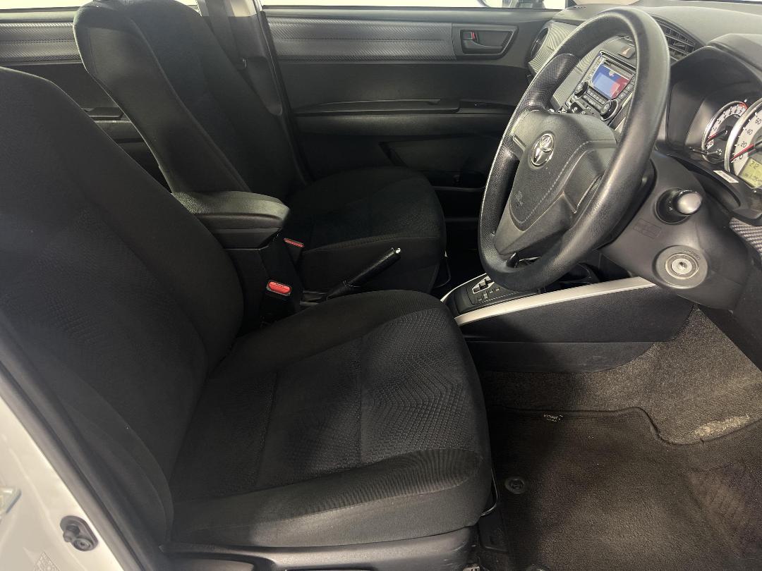 Photo '16' of Toyota Corolla