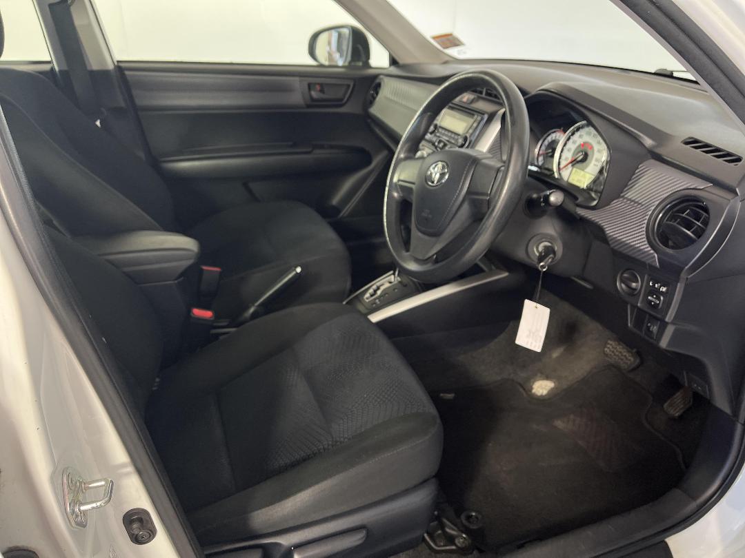 Photo '16' of Toyota Corolla Photo '16' of Toyota Corolla