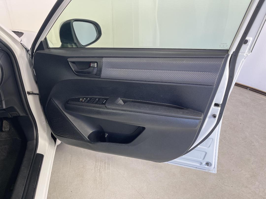 Photo '15' of Toyota Corolla Photo '15' of Toyota Corolla