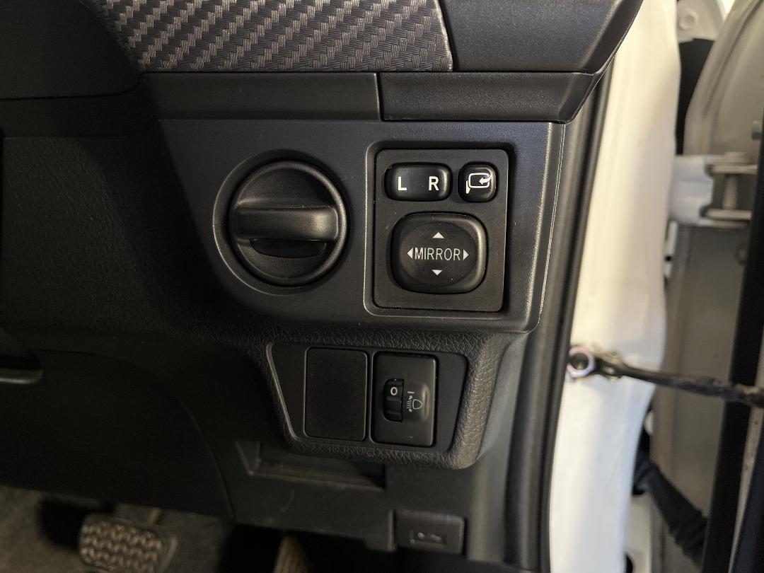 Photo '24' of Toyota Corolla Photo '24' of Toyota Corolla