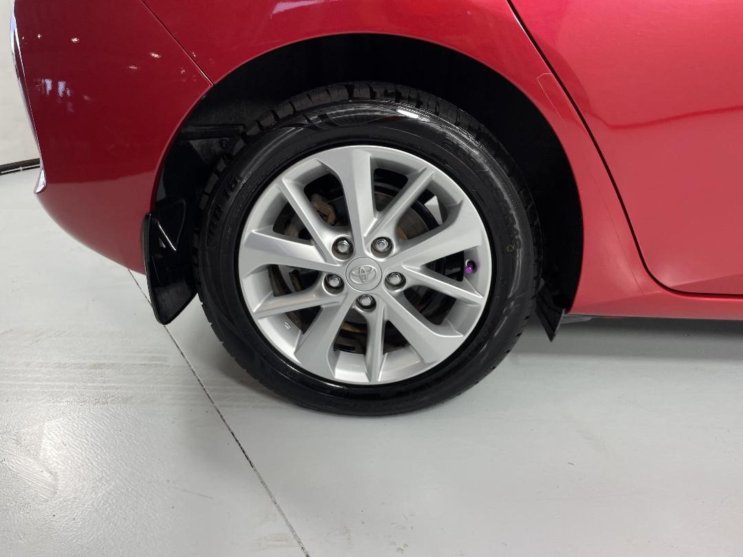 Photo '12' of Toyota Corolla Photo '12' of Toyota Corolla