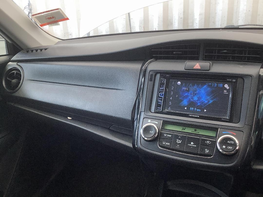 Photo '15' of Toyota Corolla Axio Hybrid Photo '15' of Toyota Corolla Axio Hybrid