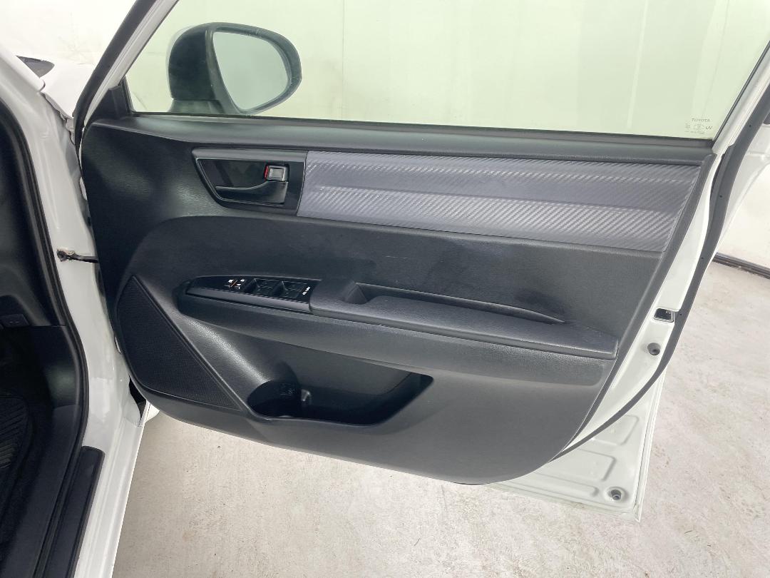 Photo '15' of Toyota Corolla Photo '15' of Toyota Corolla