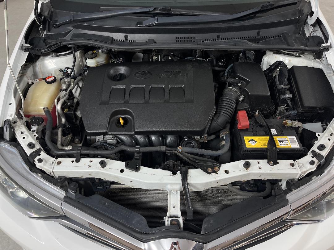 Photo '13' of Toyota Corolla