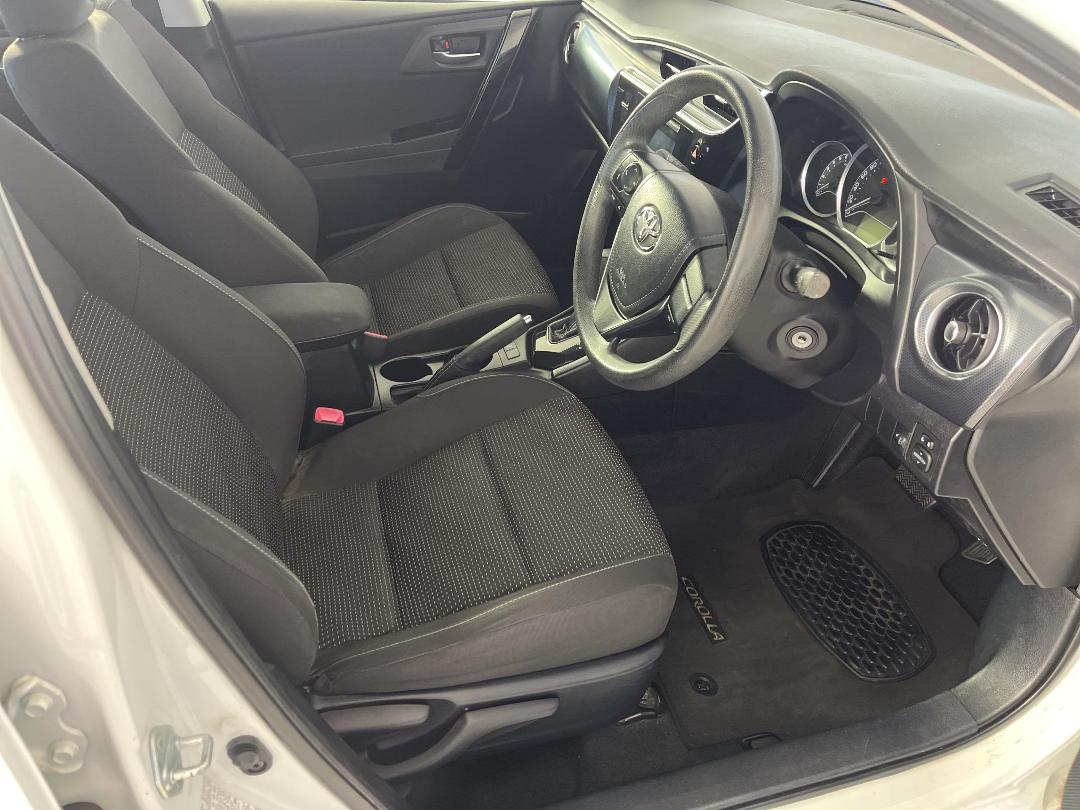 Photo '16' of Toyota Corolla