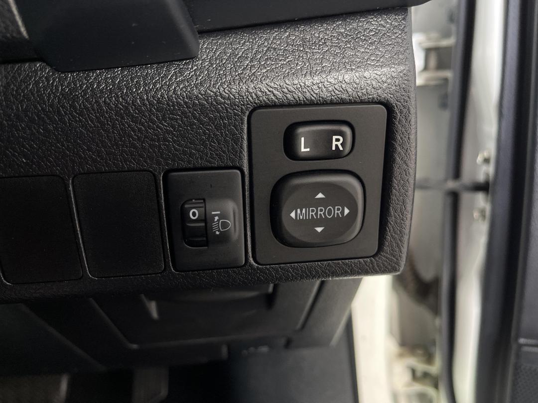 Photo '24' of Toyota Corolla