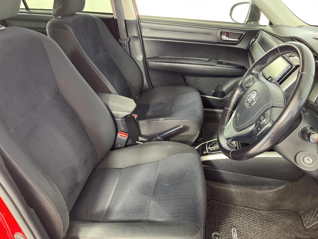 Photo '16' of Toyota Corolla