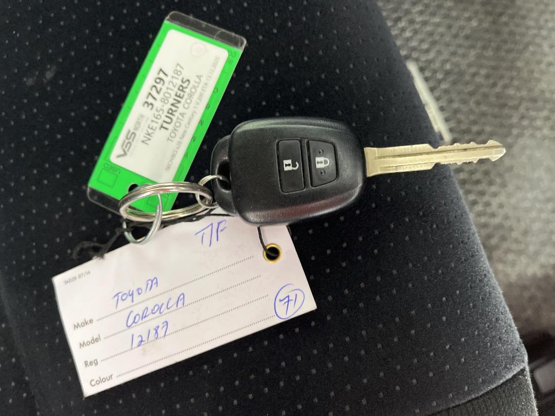 Photo '22' of Toyota Corolla