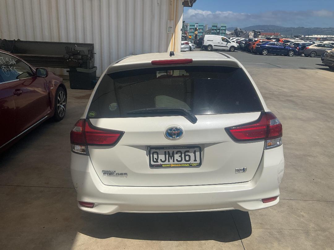 Photo '4' of Toyota Corolla Fielder Hybrid Photo '4' of Toyota Corolla Fielder Hybrid