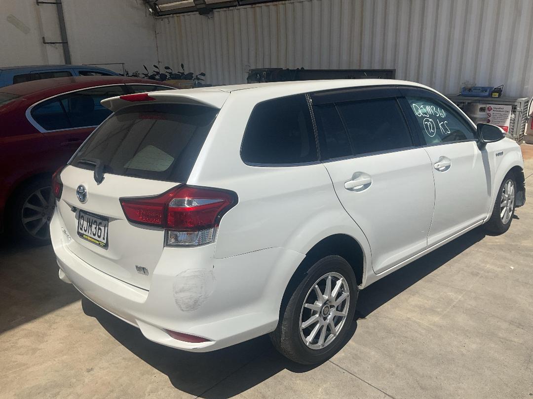 Photo '5' of Toyota Corolla Fielder Hybrid Photo '5' of Toyota Corolla Fielder Hybrid