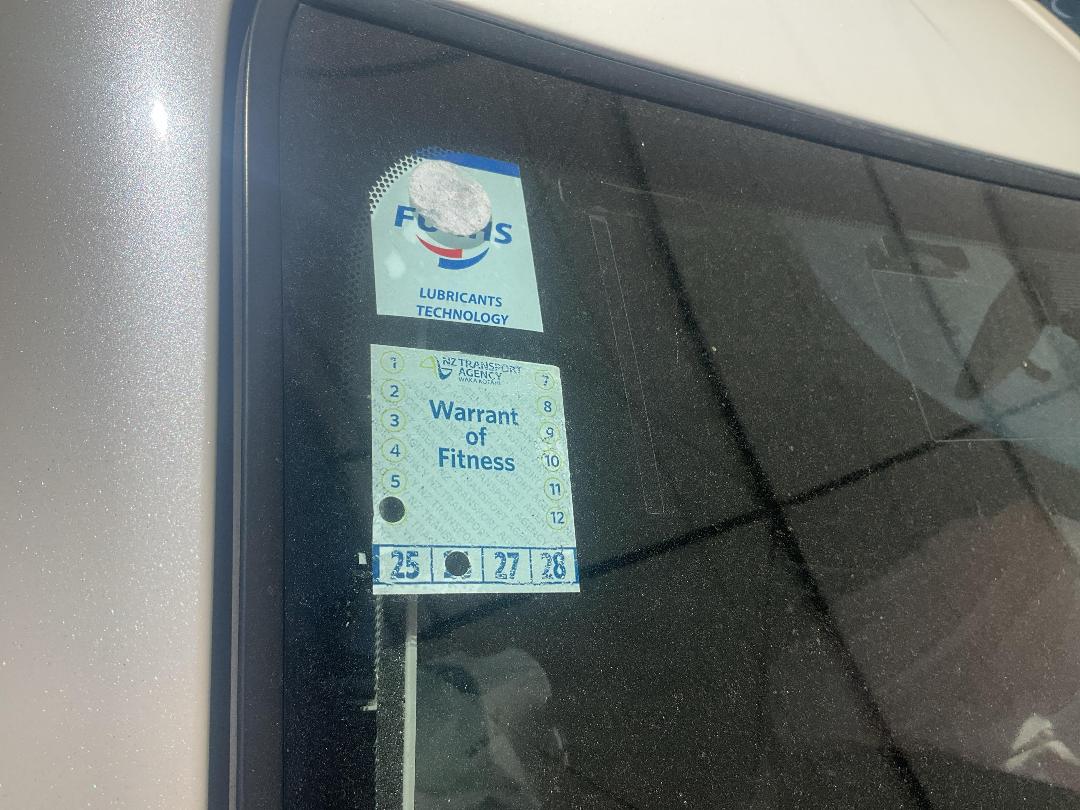 Photo '13' of Toyota Corolla Fielder Hybrid Photo '13' of Toyota Corolla Fielder Hybrid