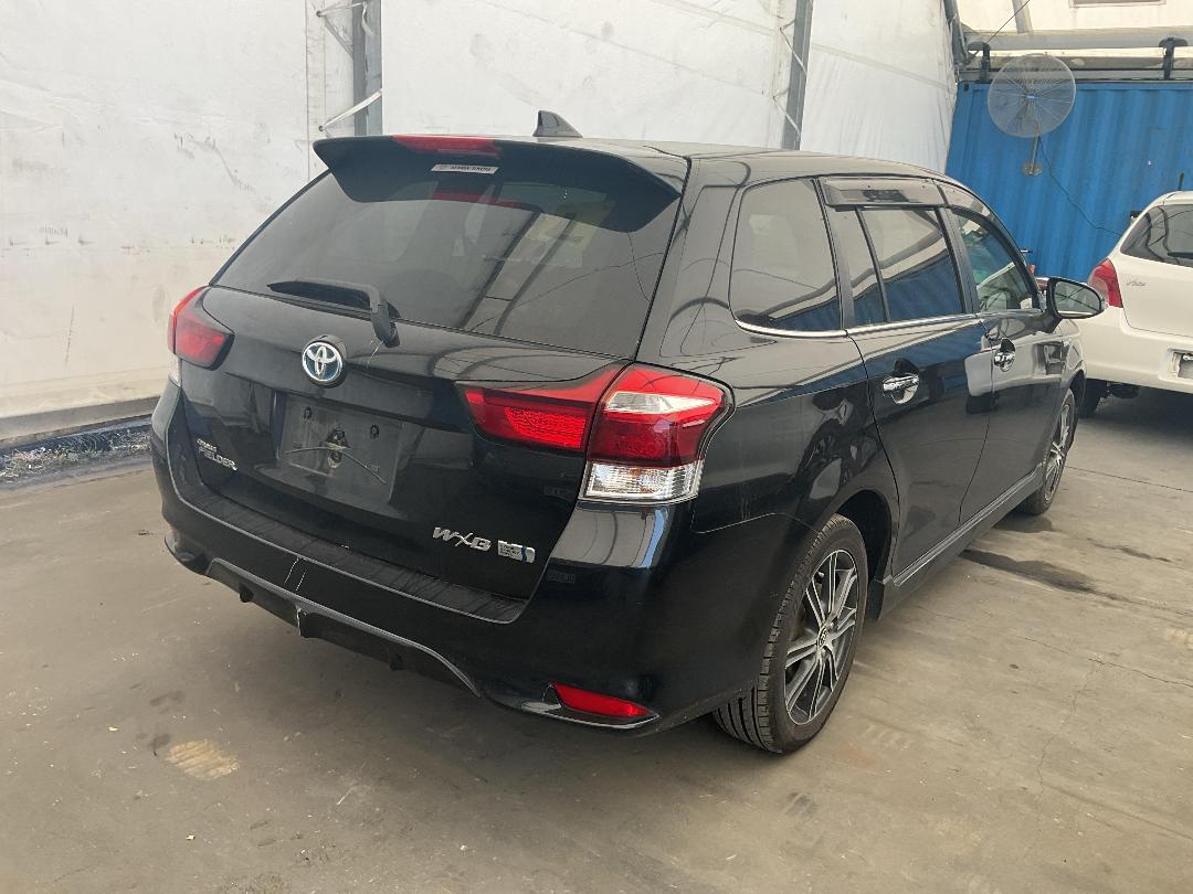 Photo '14' of Toyota Corolla Fielder Hybrid