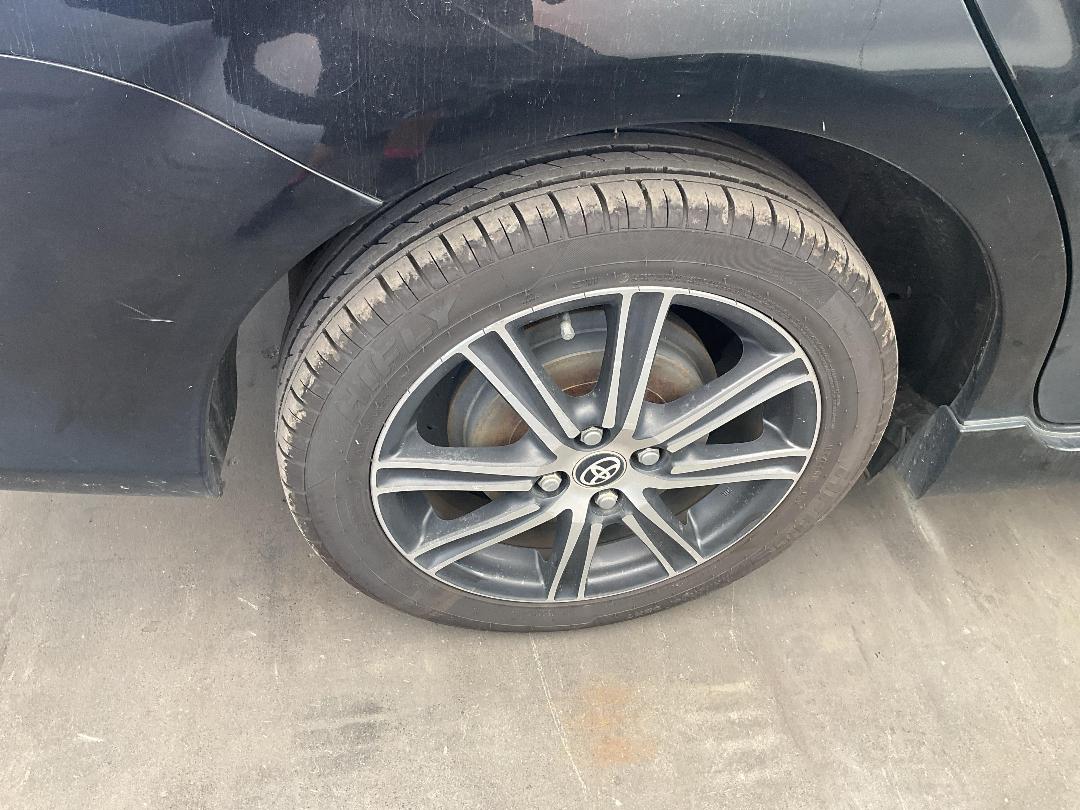 Photo '16' of Toyota Corolla Fielder Hybrid