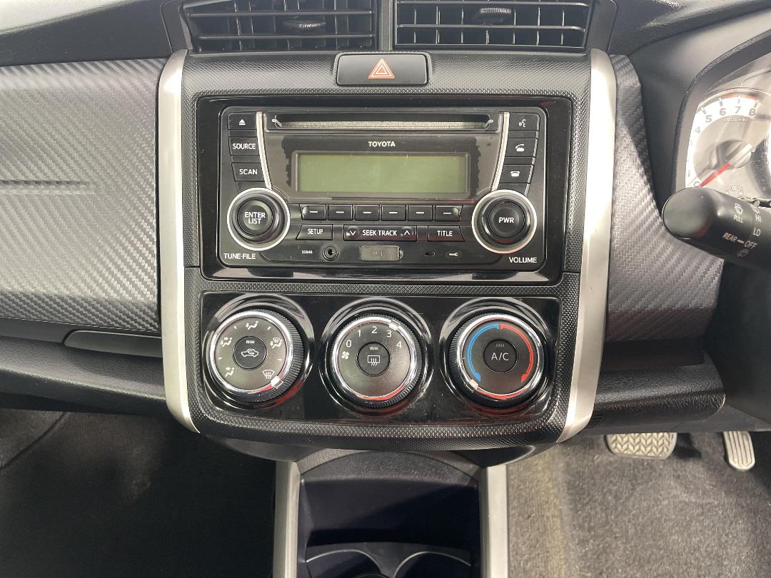 Photo '18' of Toyota Corolla