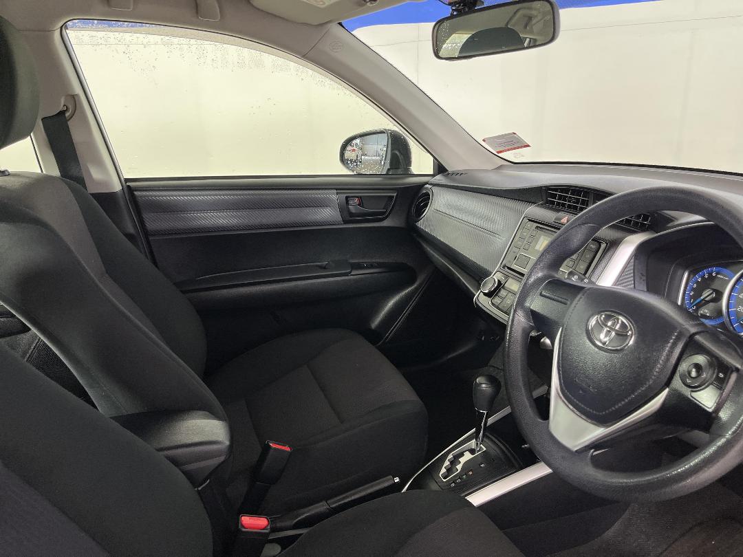 Photo '16' of Toyota Corolla