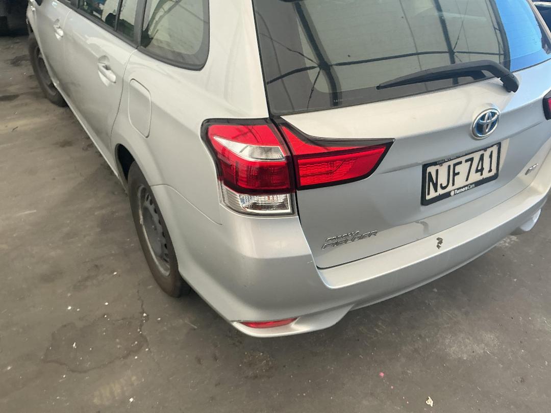 Photo '10' of Toyota Corolla Fielder Photo '10' of Toyota Corolla Fielder