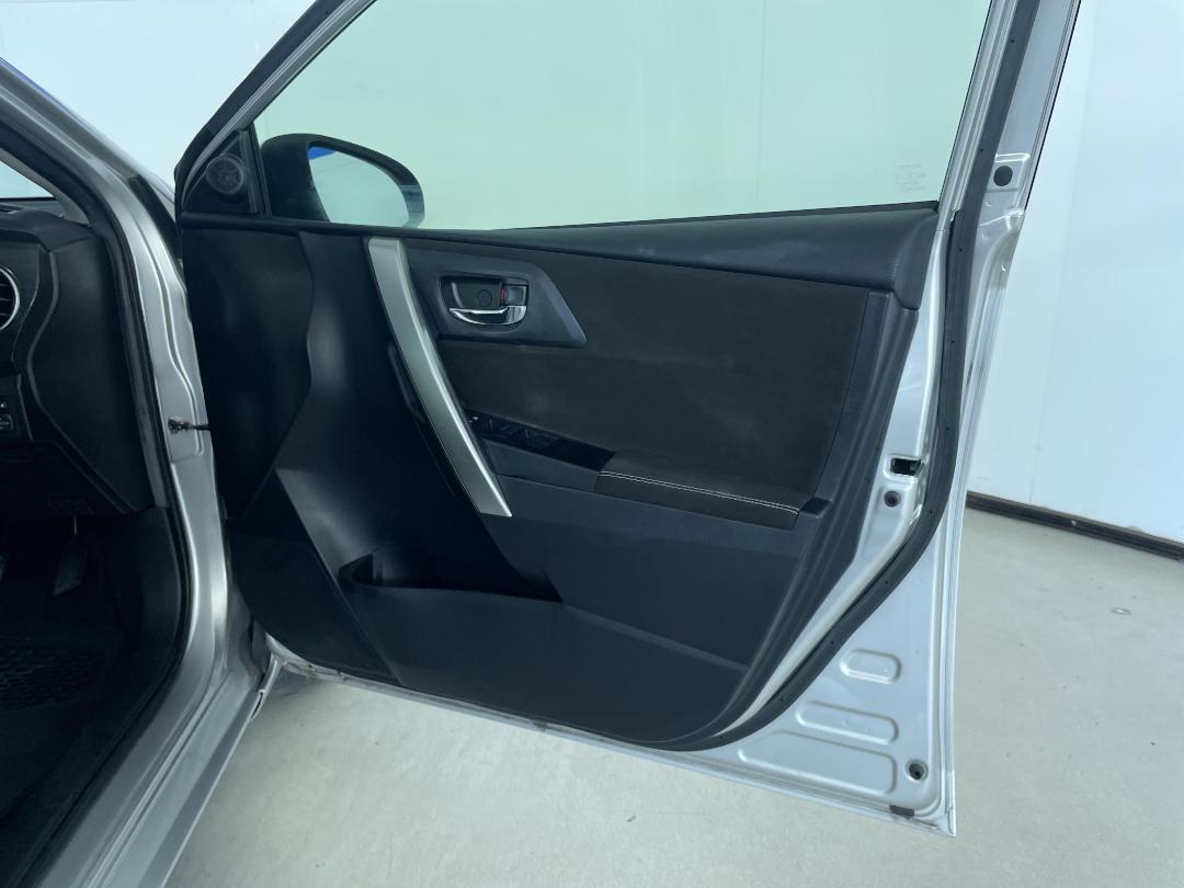 Photo '15' of Toyota Corolla