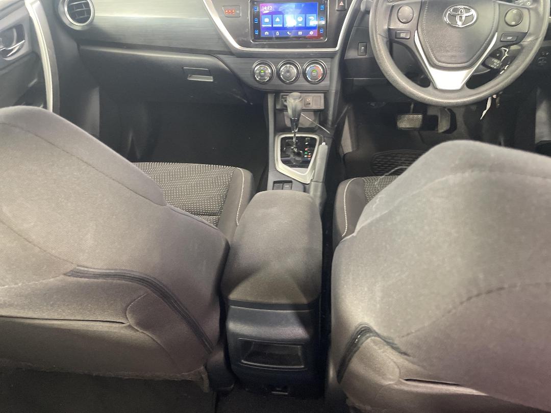 Photo '18' of Toyota Corolla