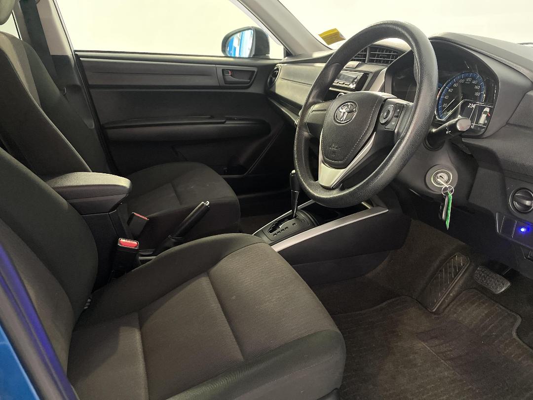 Photo '16' of Toyota Corolla