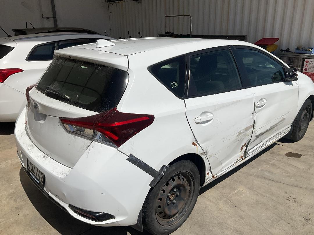 Photo '6' of Toyota Corolla GX Photo '6' of Toyota Corolla GX