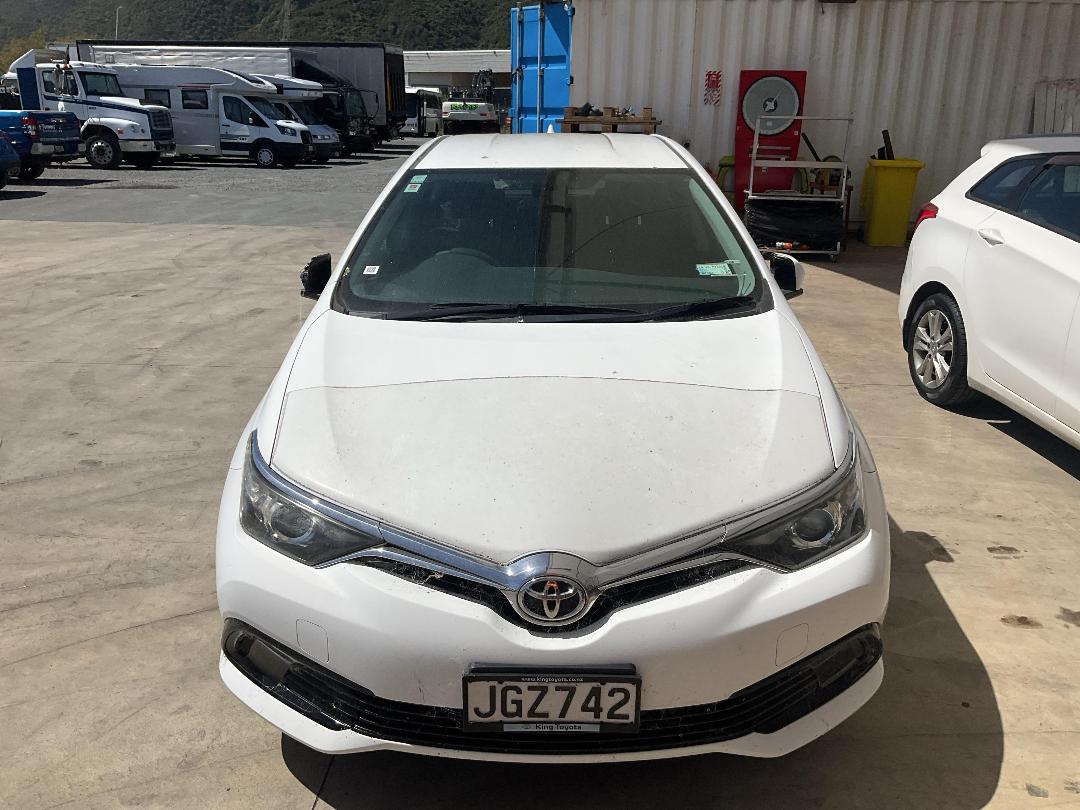 Photo '2' of Toyota Corolla GX Photo '2' of Toyota Corolla GX