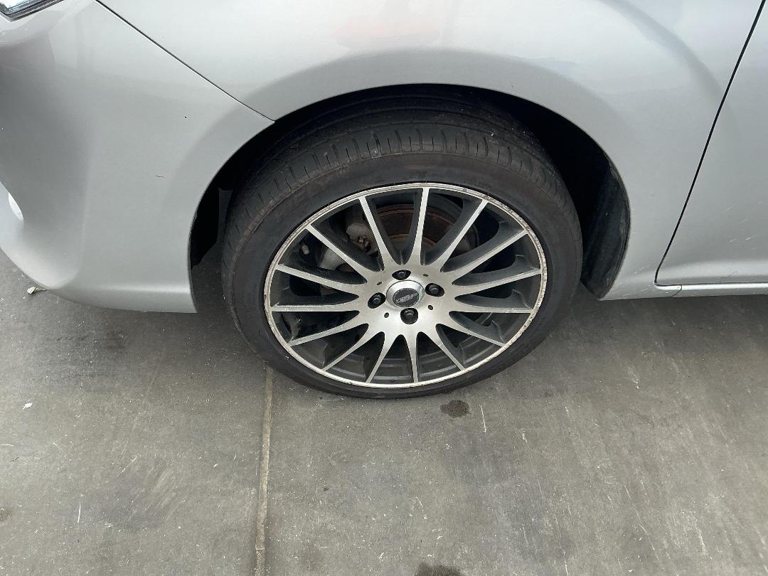 Photo '7' of Toyota Corolla Axio Hybrid