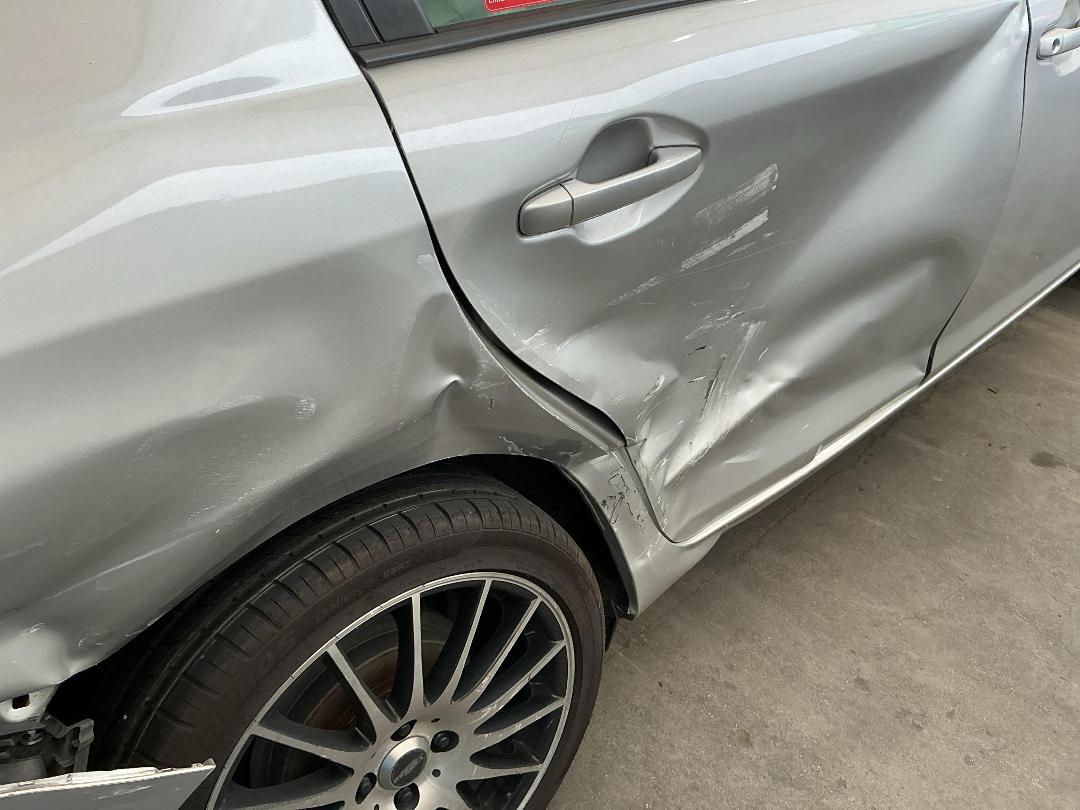 Photo '15' of Toyota Corolla Axio Hybrid