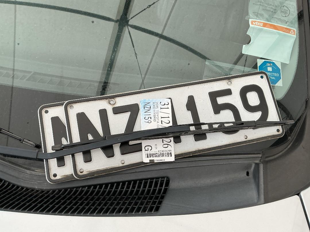 Photo '23' of Toyota Corolla Axio Hybrid