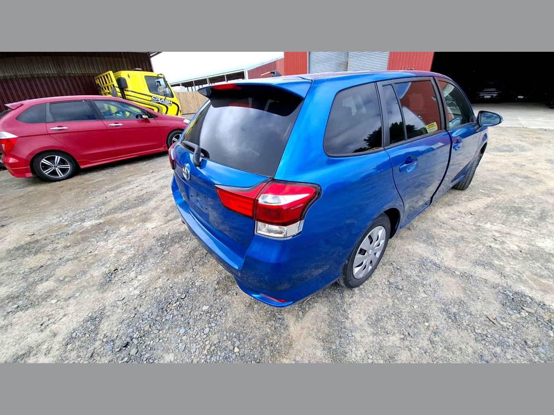 Photo '4' of Toyota Corolla Fielder