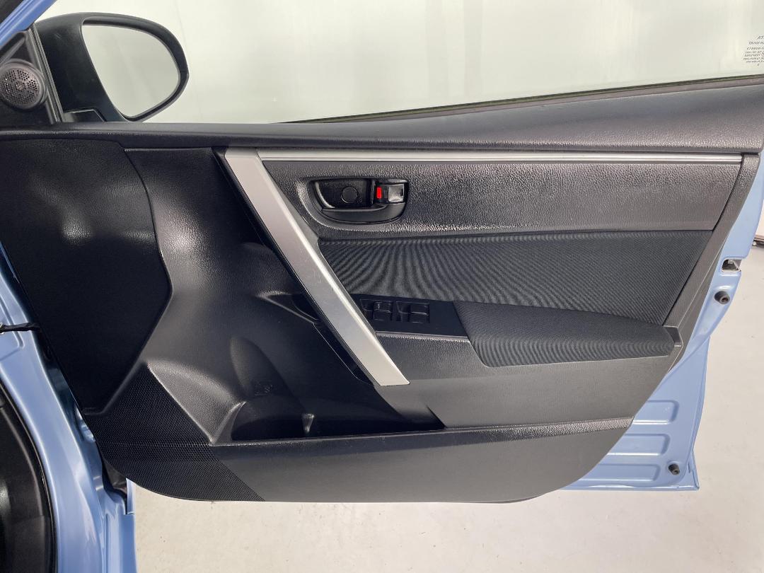 Photo '15' of Toyota Corolla Photo '15' of Toyota Corolla