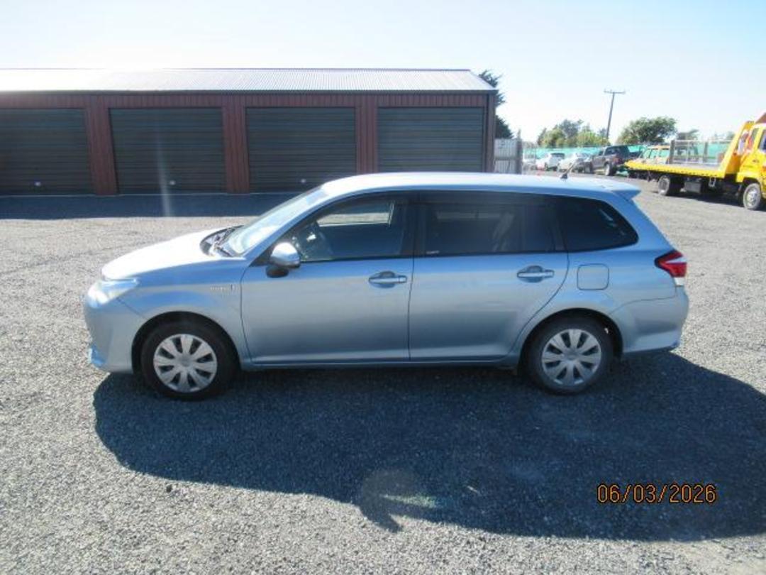 Photo '2' of Toyota Corolla Fielder