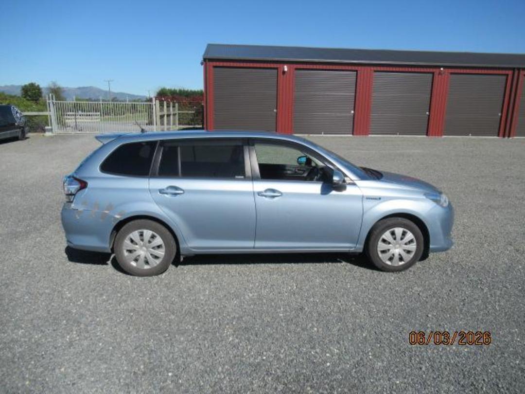 Photo '4' of Toyota Corolla Fielder