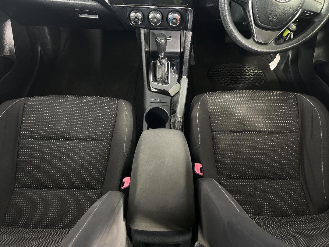 Photo '18' of Toyota Corolla