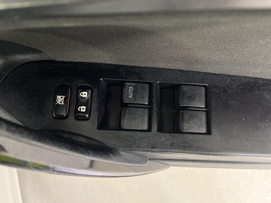 Photo '24' of Toyota Corolla