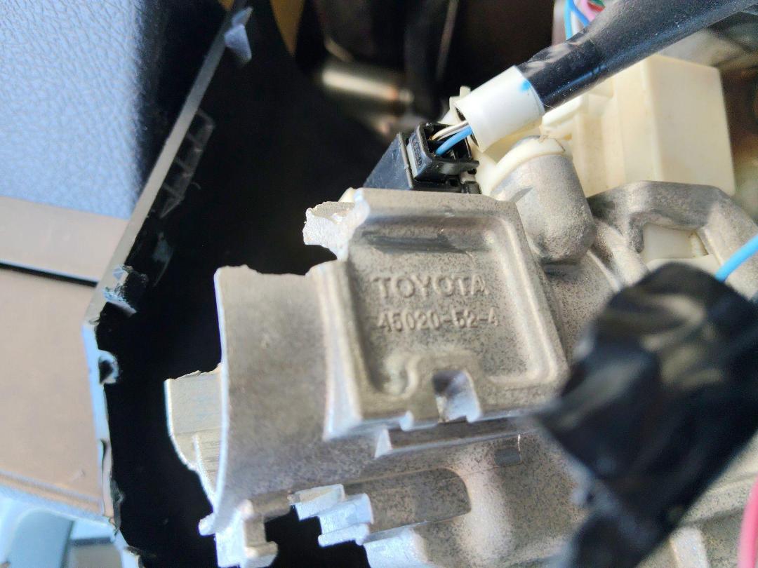 Photo '27' of Toyota Corolla Fielder Hybrid