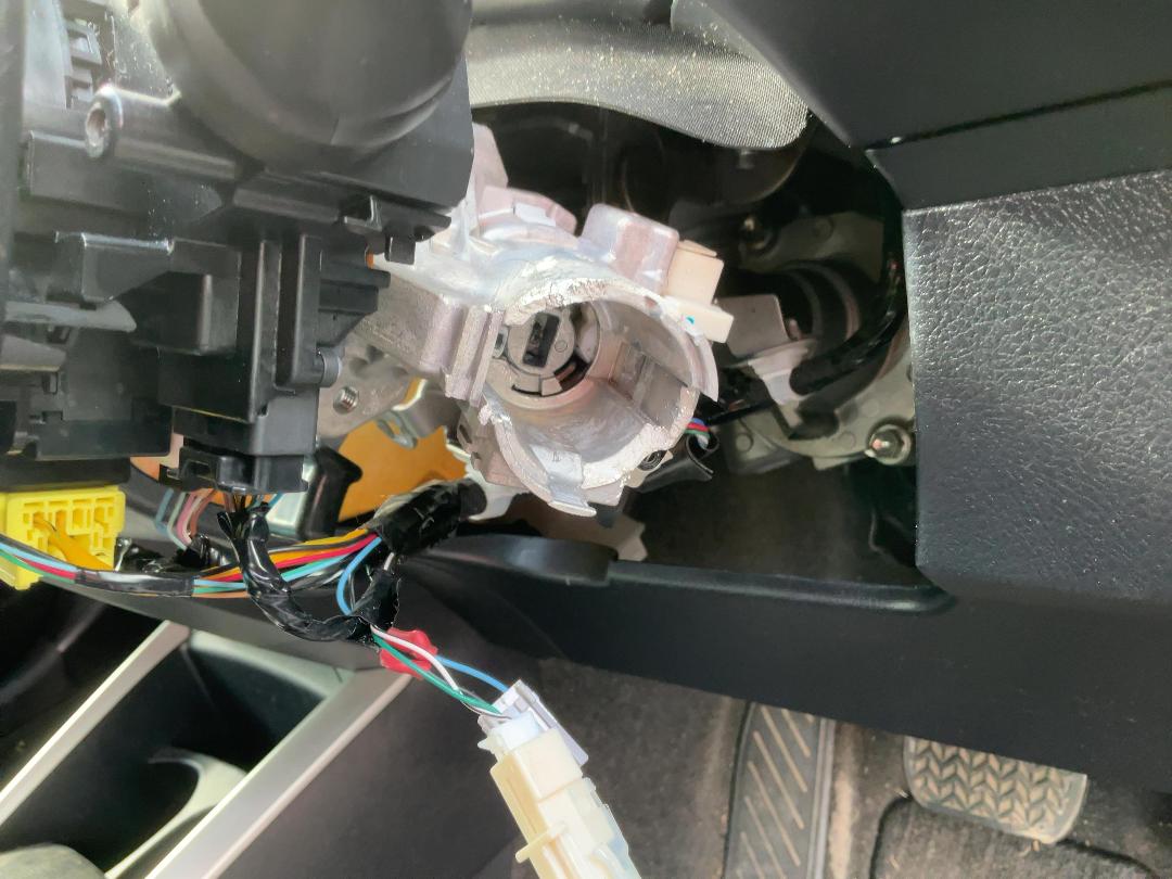 Photo '9' of Toyota Corolla Fielder Hybrid