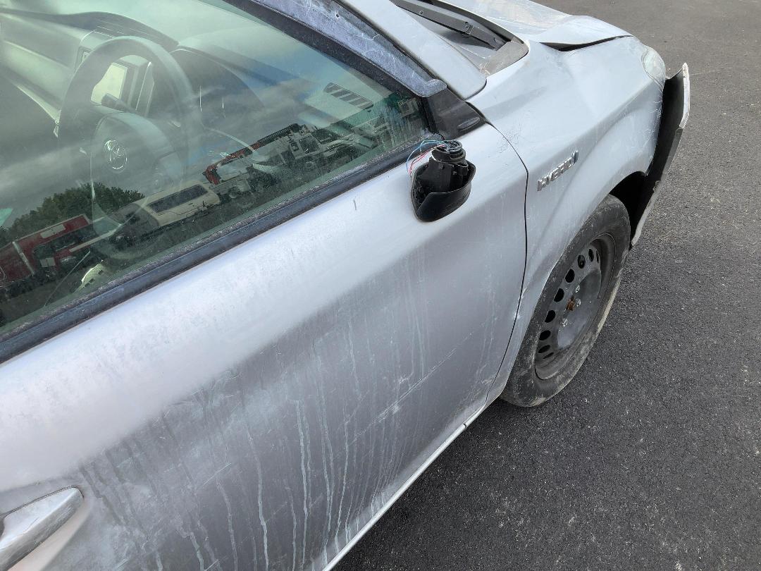 Photo '14' of Toyota Corolla Fielder Hybrid