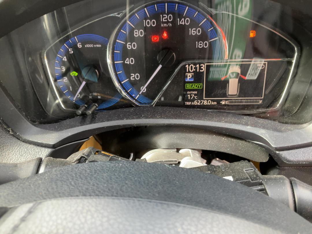 Photo '15' of Toyota Corolla Fielder Hybrid