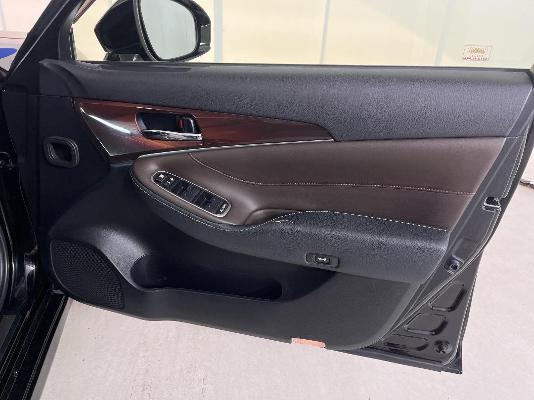 Photo '15' of Toyota Crown